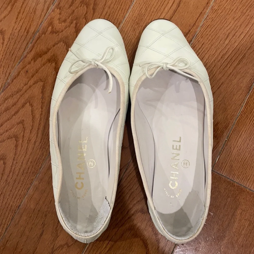 Chanel DIAMOND stitch flats - Picture 1 of 4
